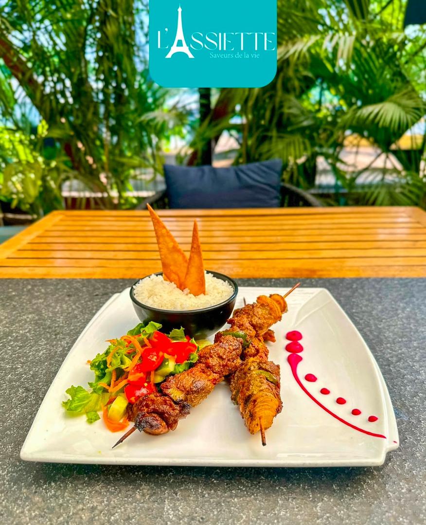 Brochette de viande au sésane