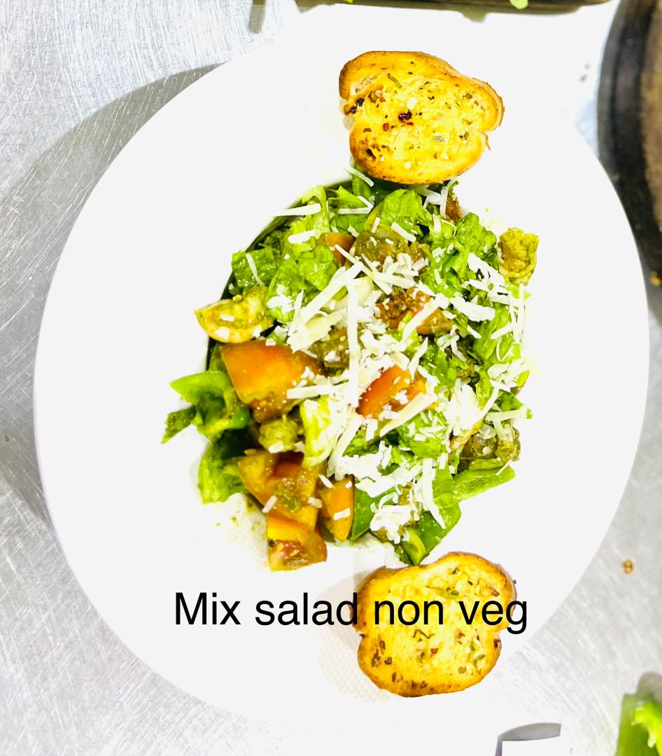 Mix salad ( non-veg )